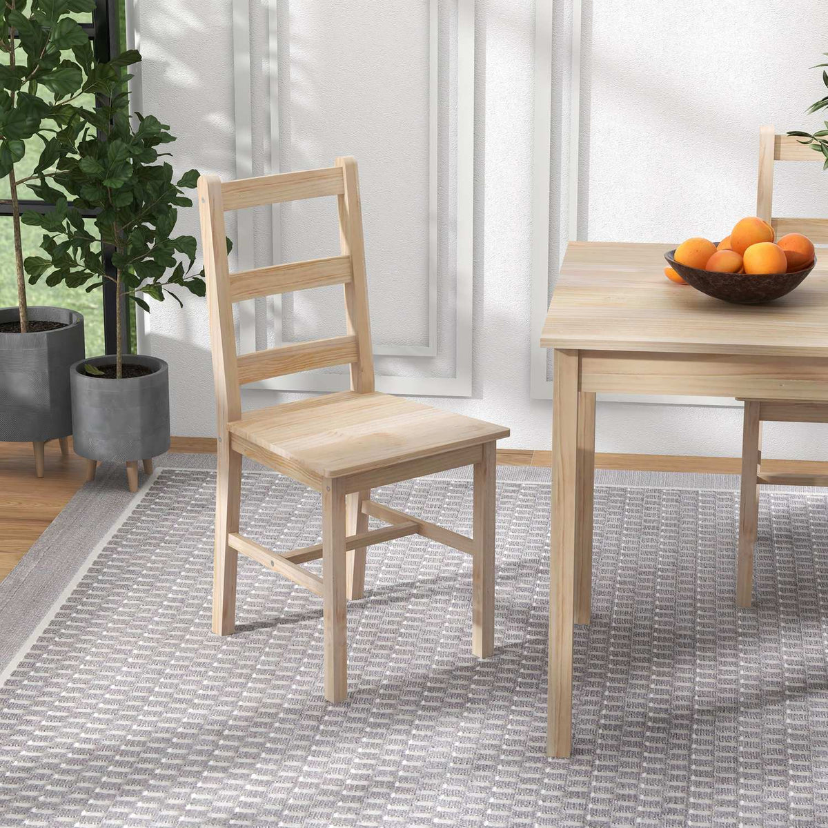 Pětidílná jídelní sestava z masivního dřeva, prostorově úsporný design