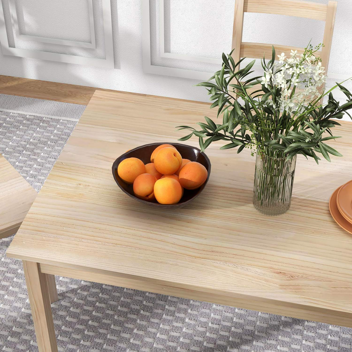 Pětidílná jídelní sestava z masivního dřeva, prostorově úsporný design