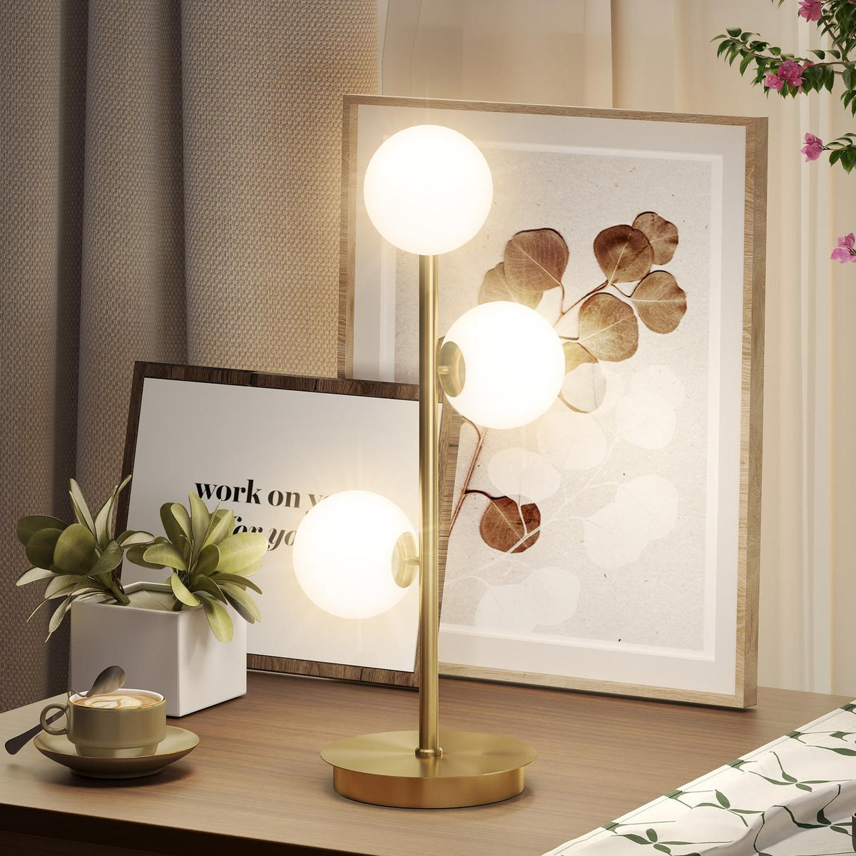 Stolní lampa se 3 koulemi, mosazný povrch, patice G9, 53 cm
