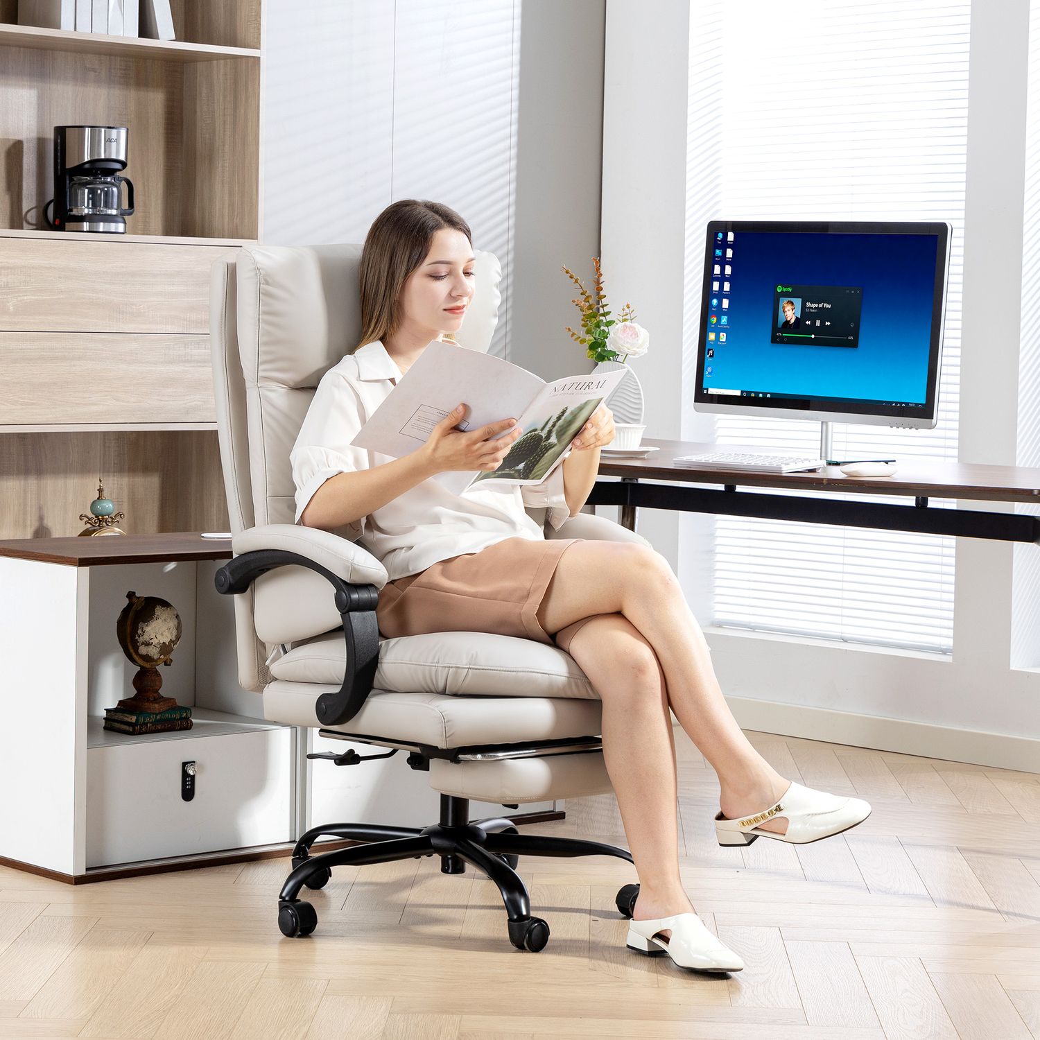 Ergonomisk kontorsstol, justerbar, svankstöd, ljusgrå