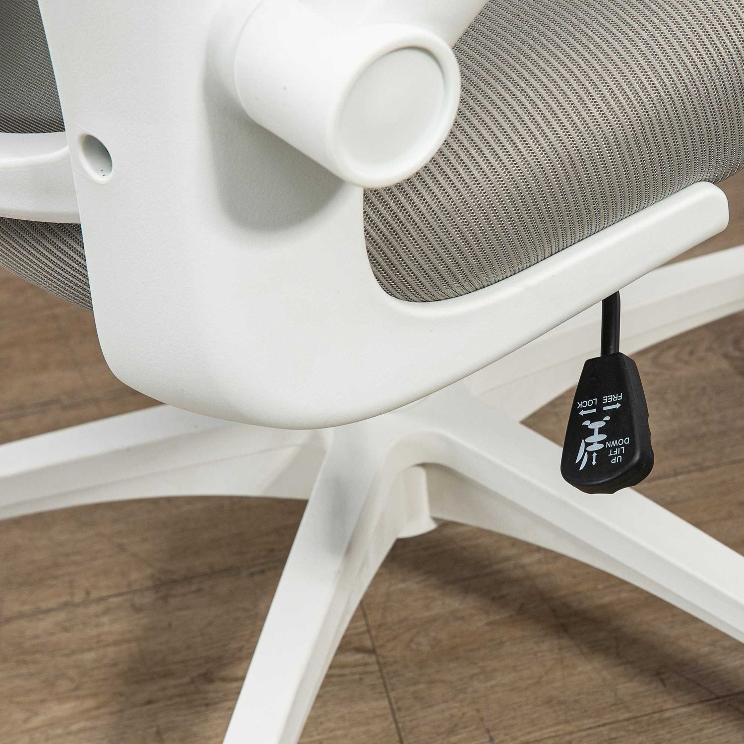 Ergonomická kancelářská židle s nastavitelnou opěrkou hlavy, šedá