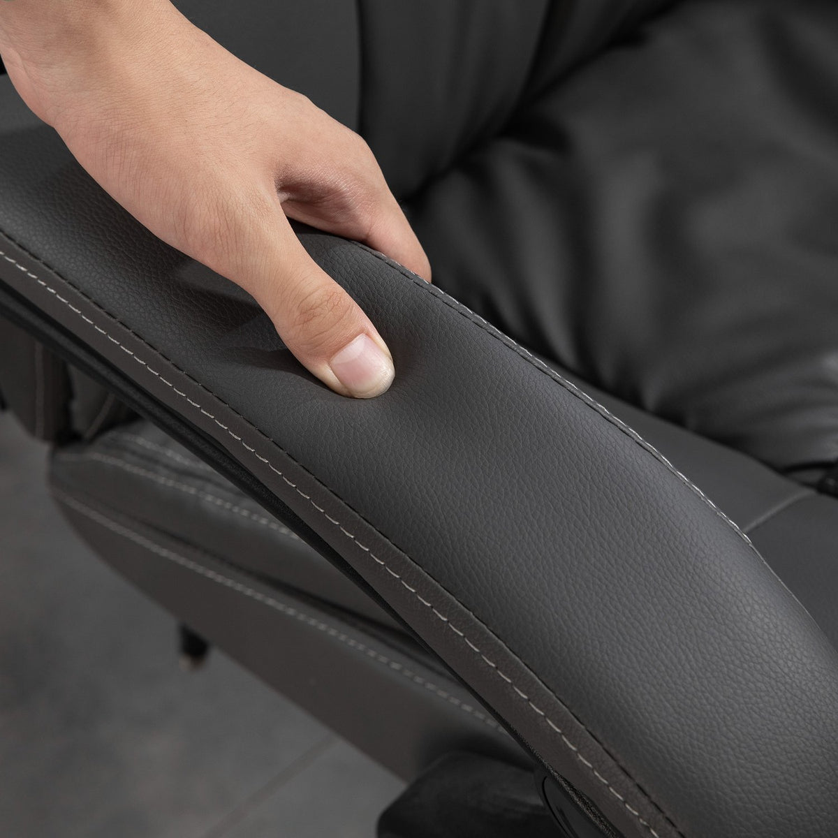 Ergonomická kancelářská židle s masážní funkcí a opěrkou pro odpočinek