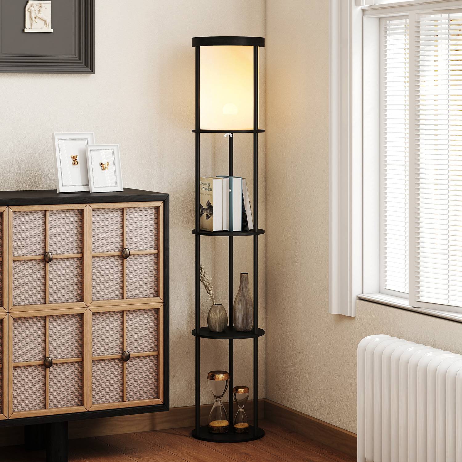 Golvlampa med hyllor, fjärrkontroll, justerbar belysning, svart
