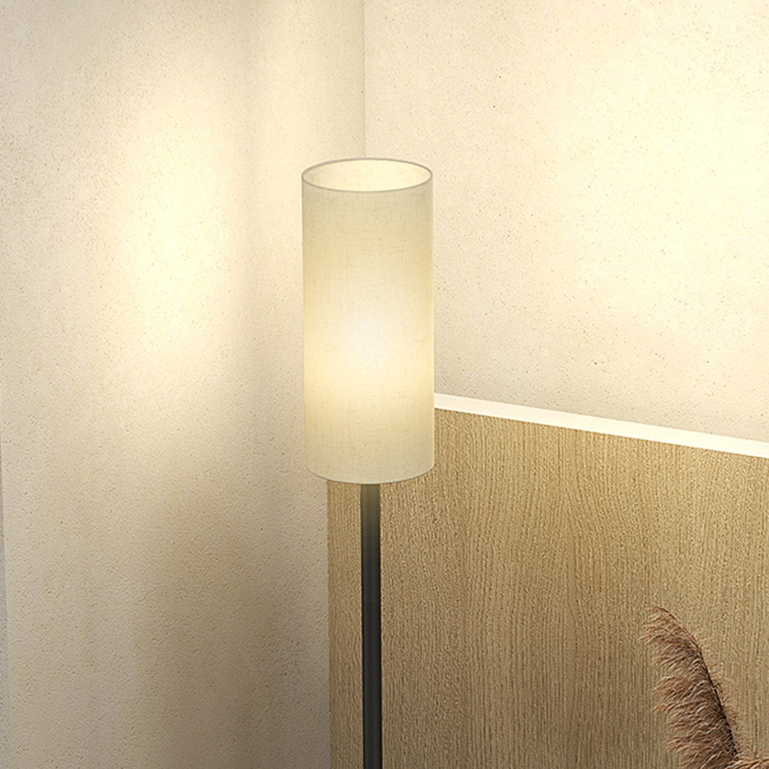 Stojací lampa s látkovým stínidlem, paticí E27 a nožním vypínačem