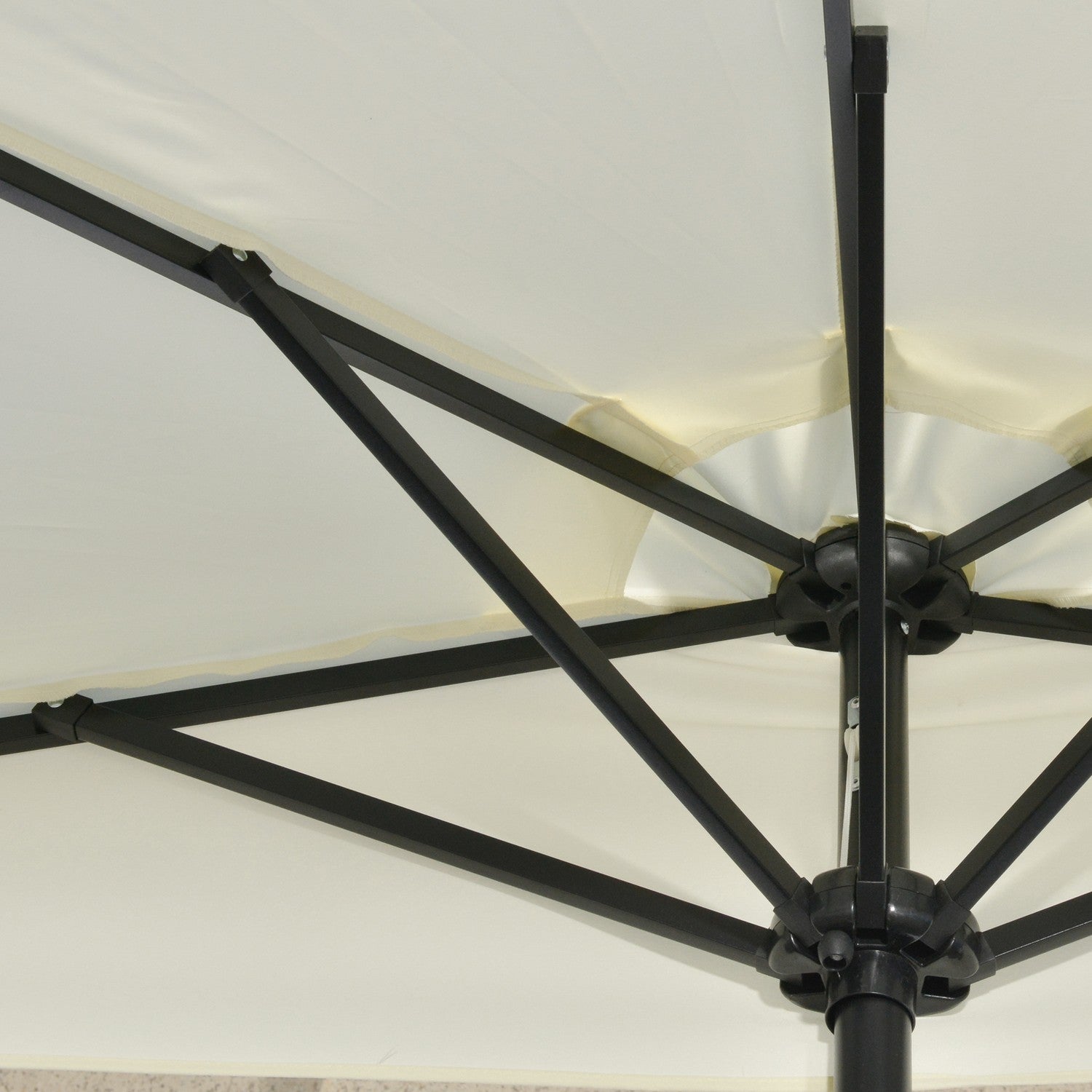 Halvt paraply med LED-lampor, handvev, solpanel, beige