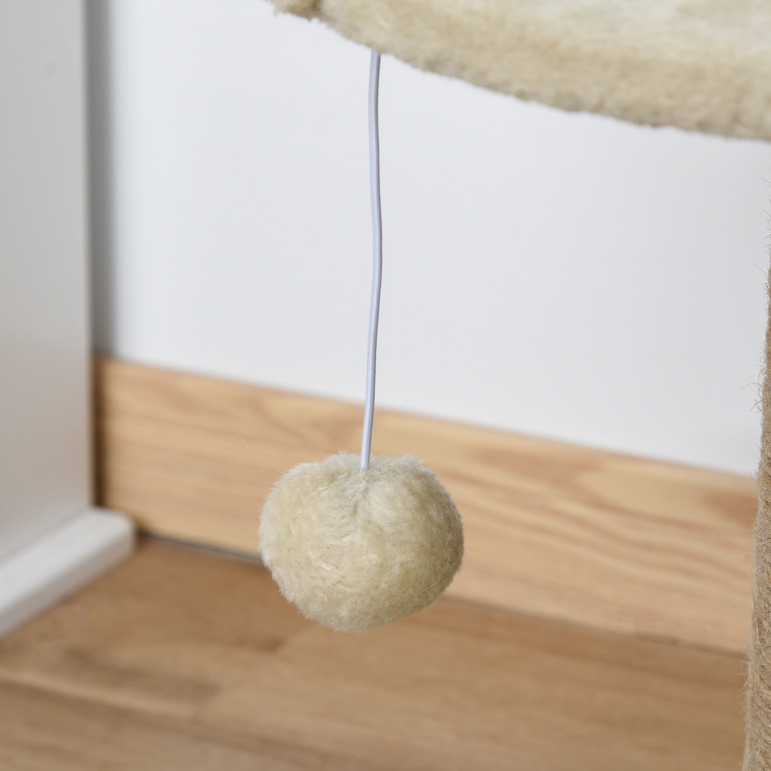Kattskrapstolpe med jute och lekboll, 49 Cm