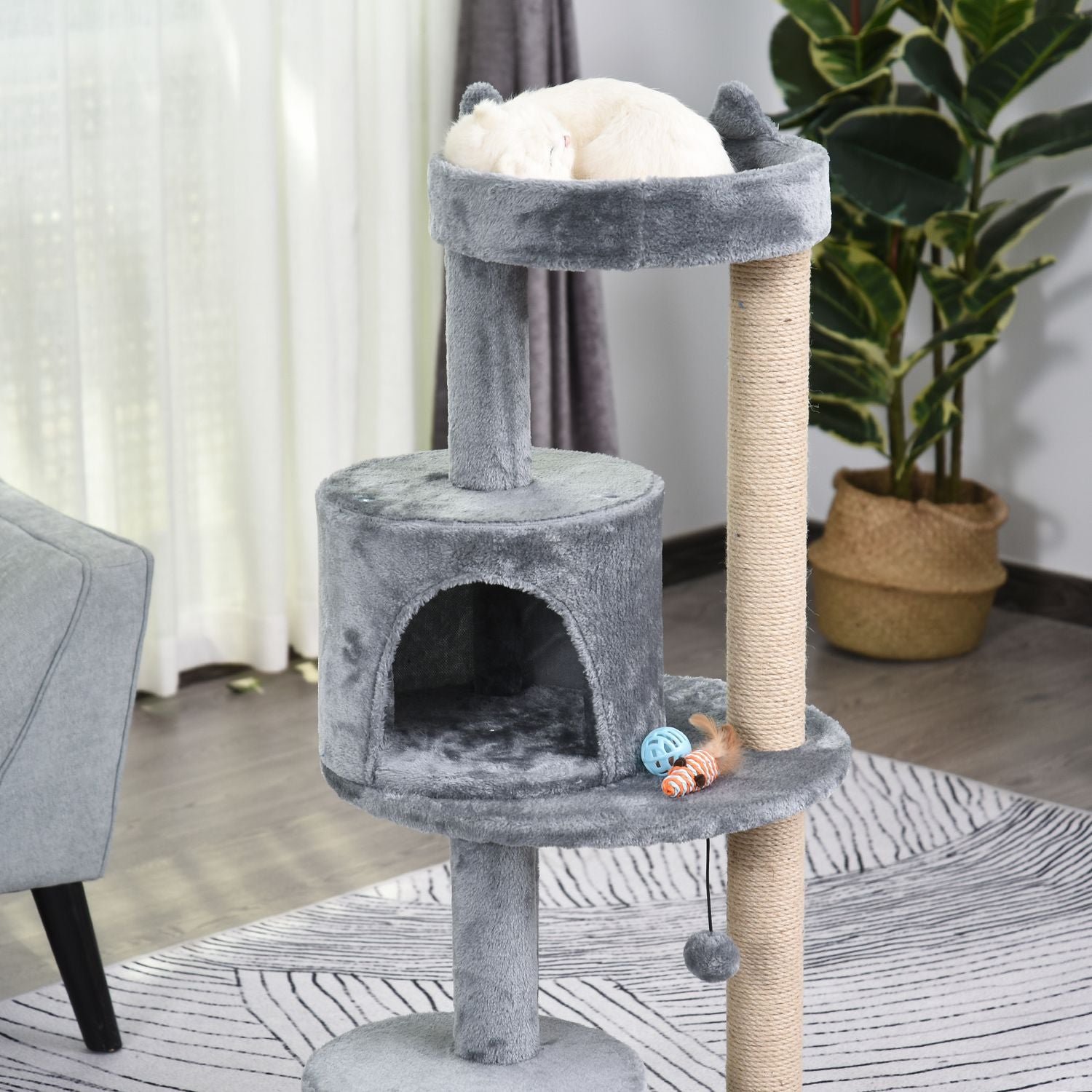 Kattträd i 4 nivåer, plyschgrotta, sisalskrapstolpar, lekbollar
