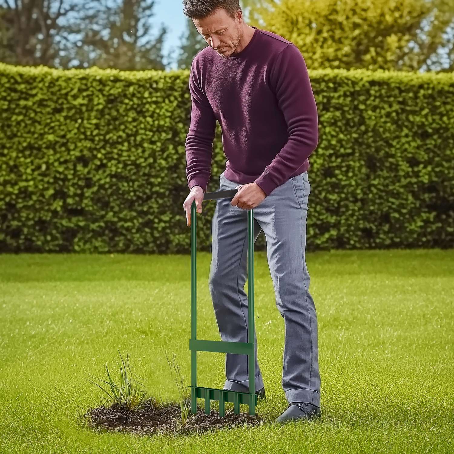 Ruční provzdušňovač trávníku, šířka 30 cm, protiskluzová rukojeť