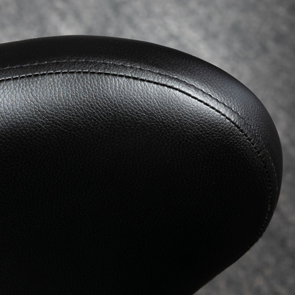 Otočná masážní stolička – nastavitelný ergonomický sedák, černá ekokůže