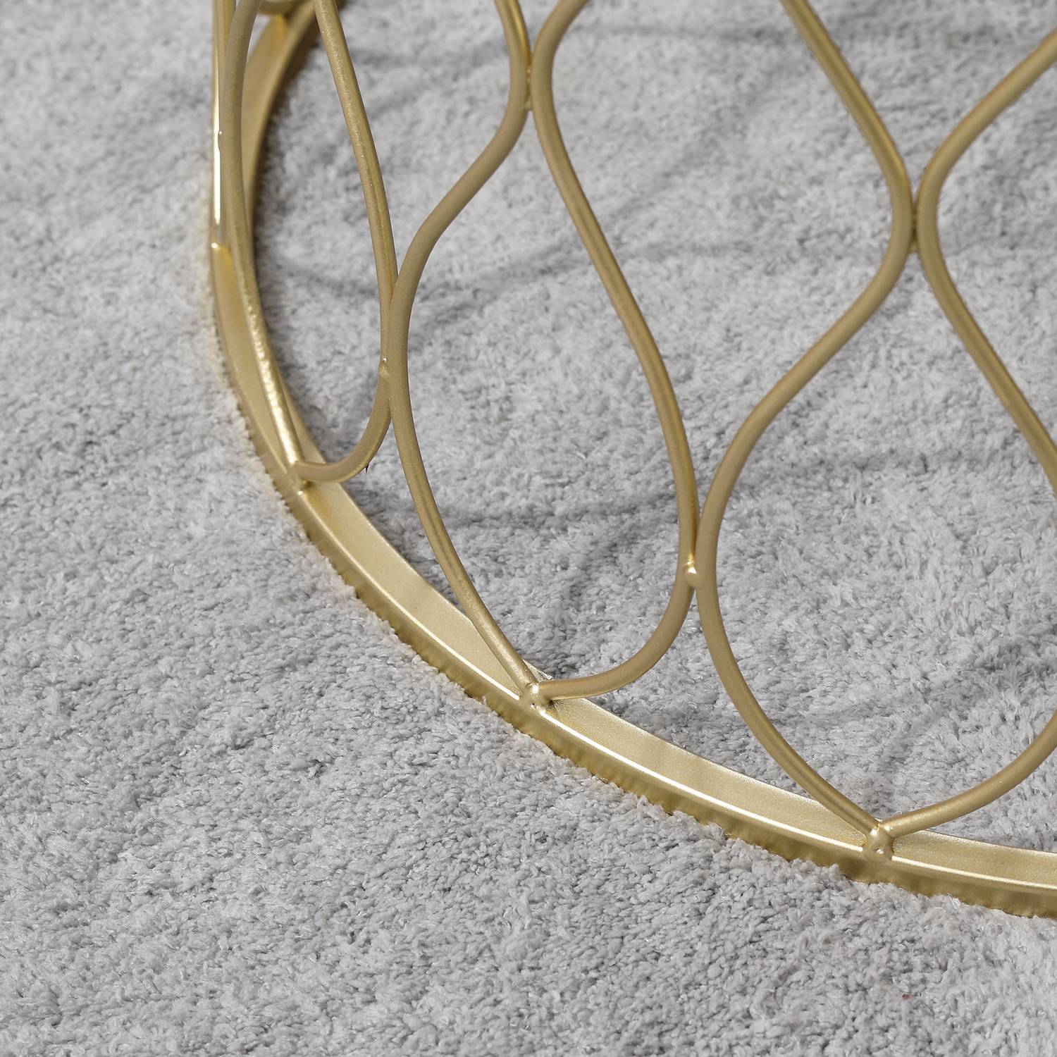 Set med 2 metall utomhus sidobord, guld & vit design