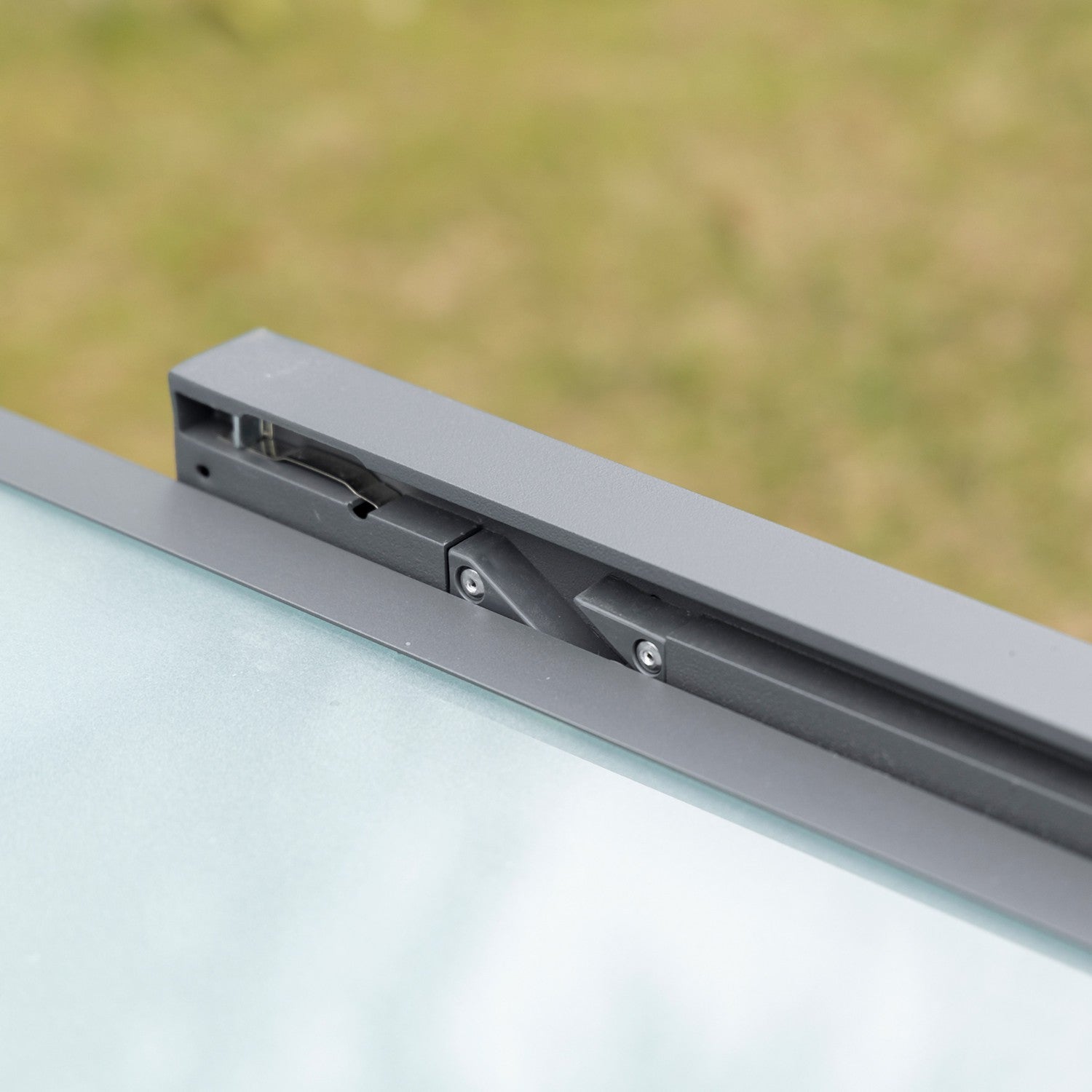 Utdragbart trädgårdsmatbord, härdat glas, aluminium