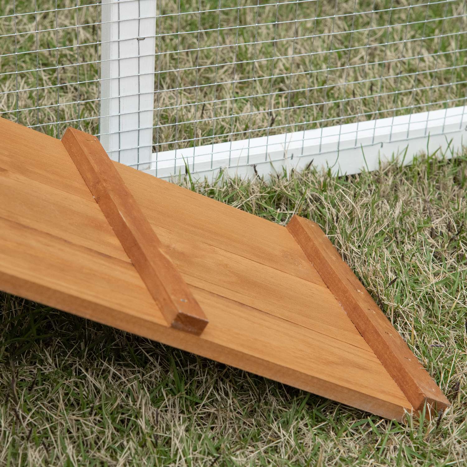 Bantam Chicken Coop med Run, Nesting Box & Asfalttak