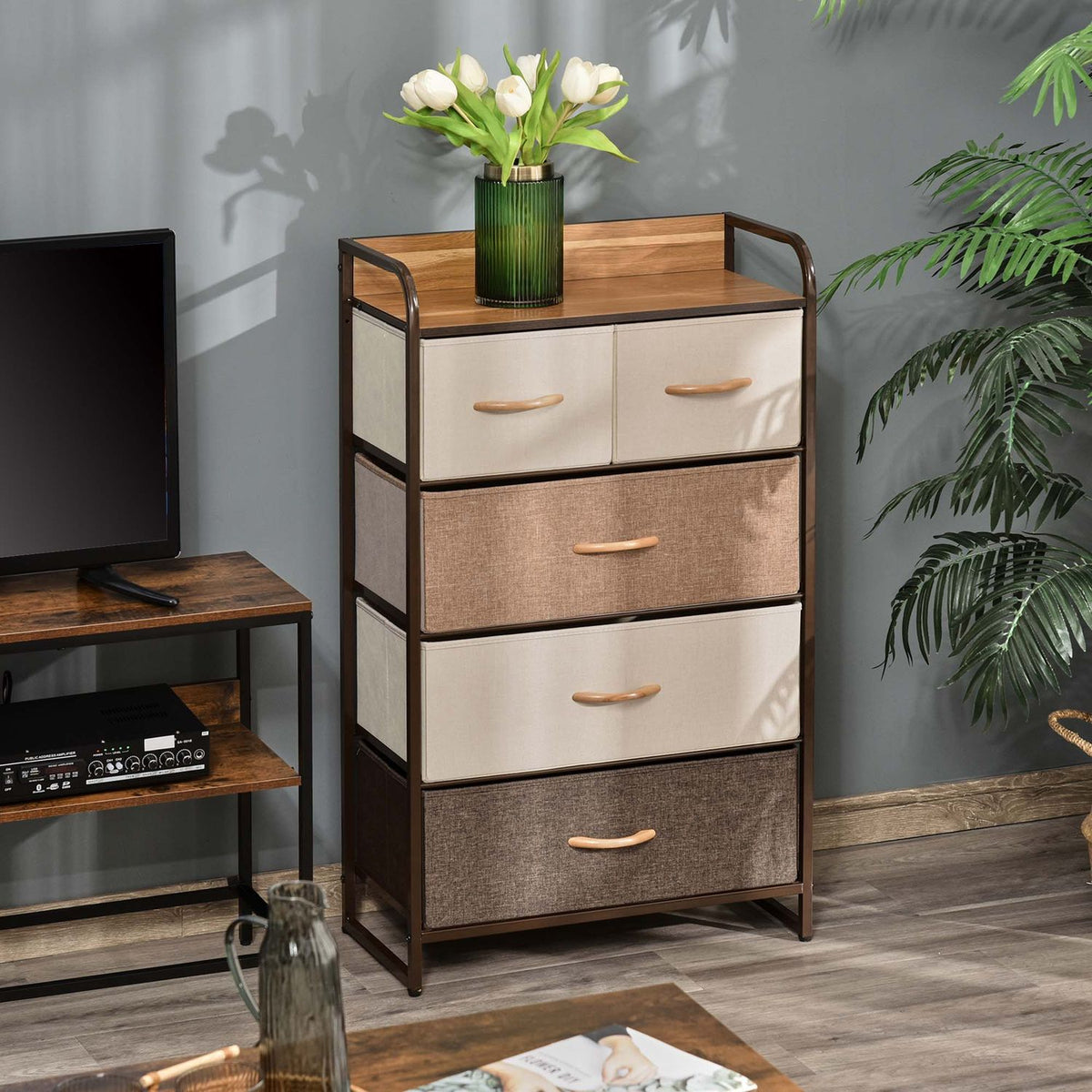 Hnědá úložná skříň s 5 skládacími látkovými boxy