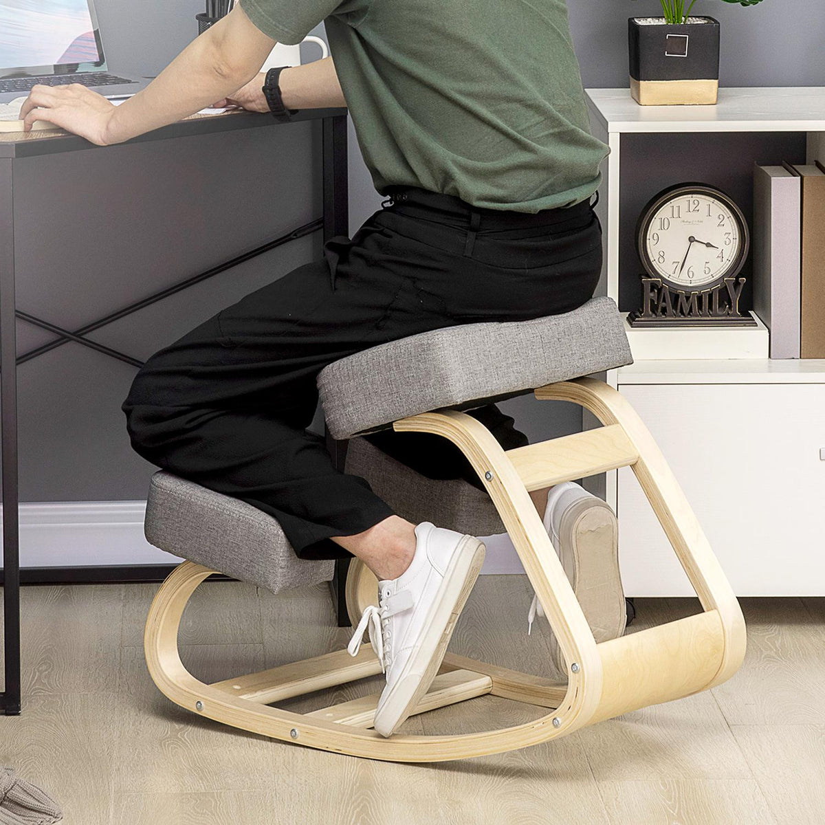 Ergonomická klekačka, březové dřevo, nosnost 120 kg, šedá