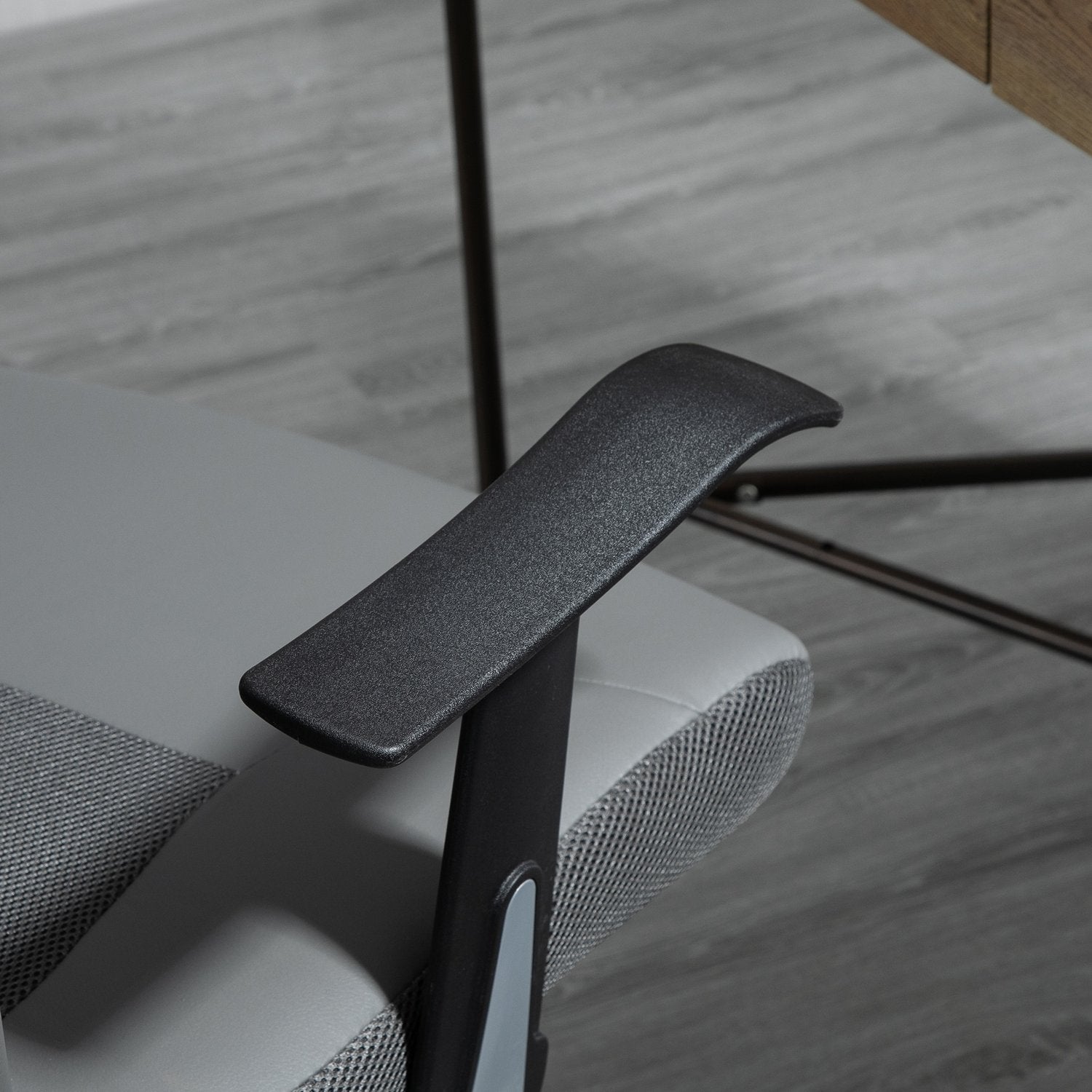 Ergonomisk kontorsstol i grått konstläder justerbar