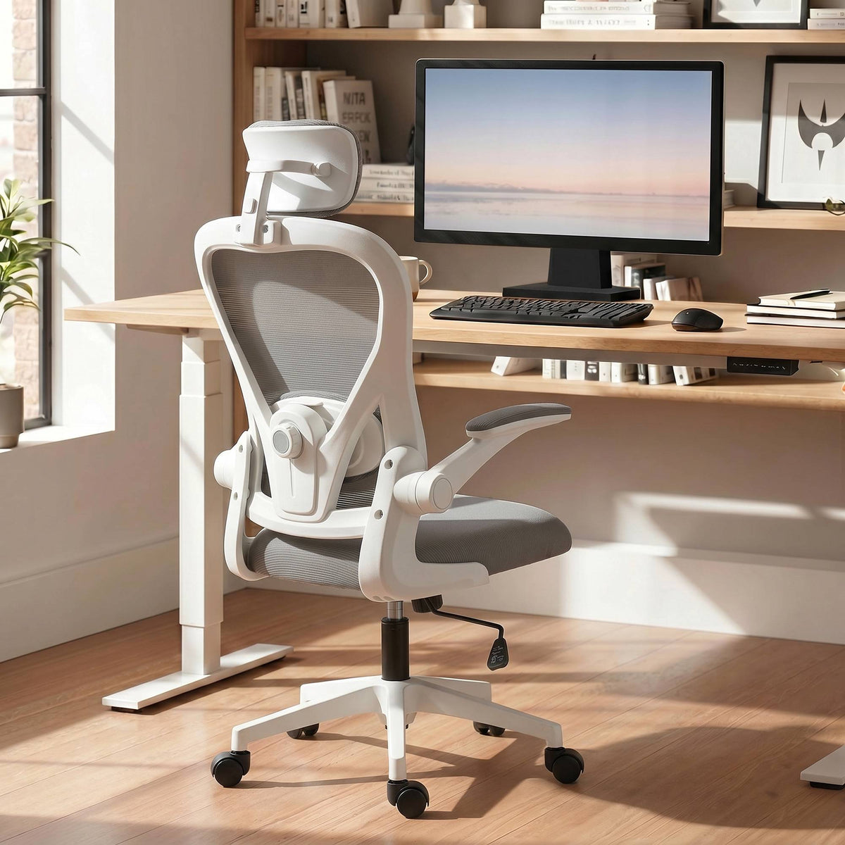 Ergonomická kancelářská židle, síťovaná, s vyklápěcími područkami, šedá