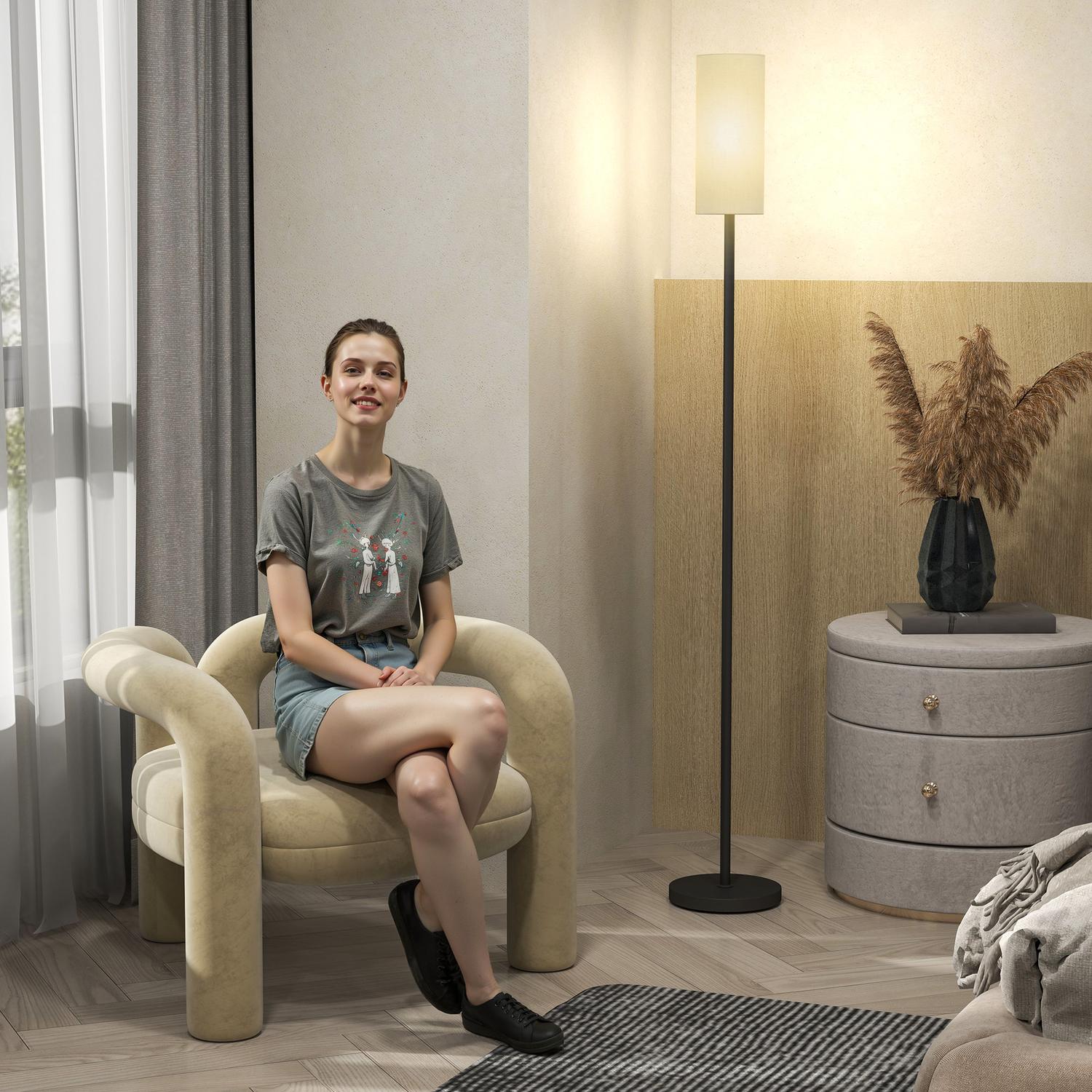 Stojací lampa s látkovým stínidlem, paticí E27 a nožním vypínačem