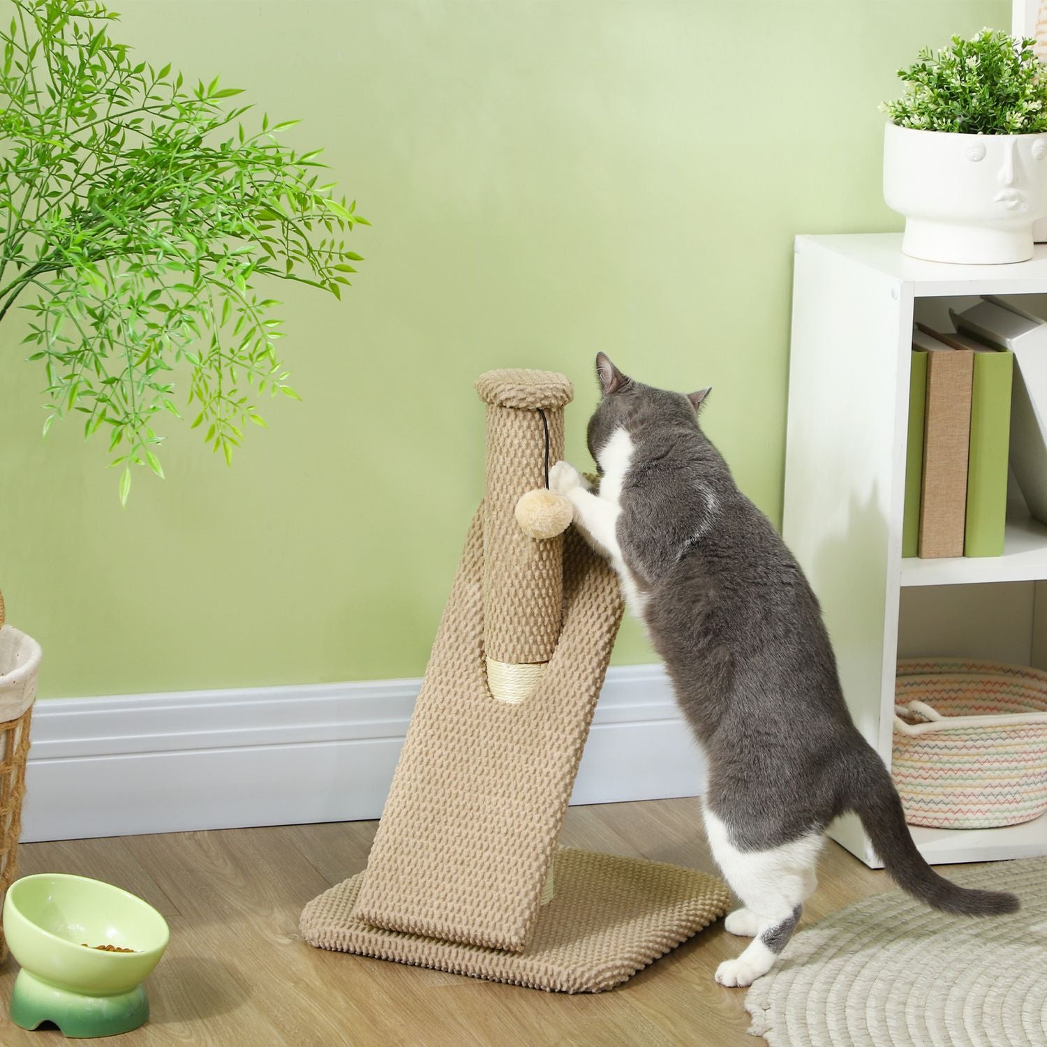 Kattskrapstolpe, 54 cm sisal, gräddvit med lekboll