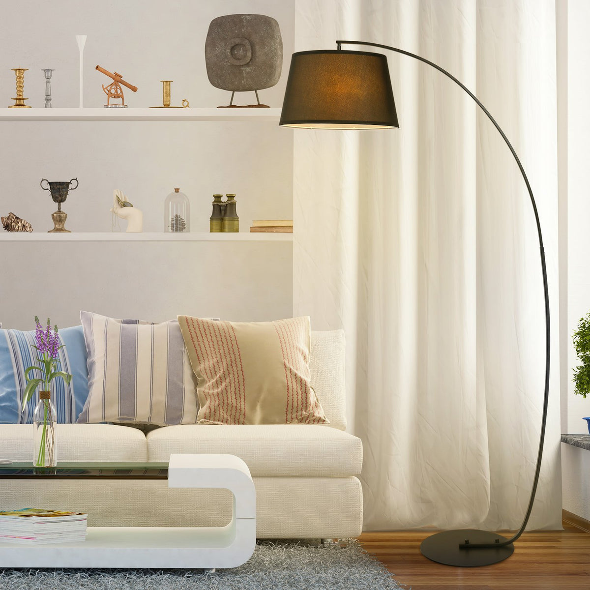 Moderní kovová stojací lampa s černým lněným stínidlem