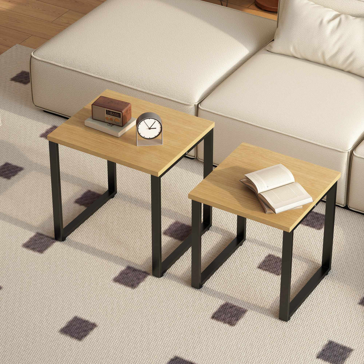 Sada 2 konferenčních stolků, vzhled dřeva, kovový rám, stohovatelný design