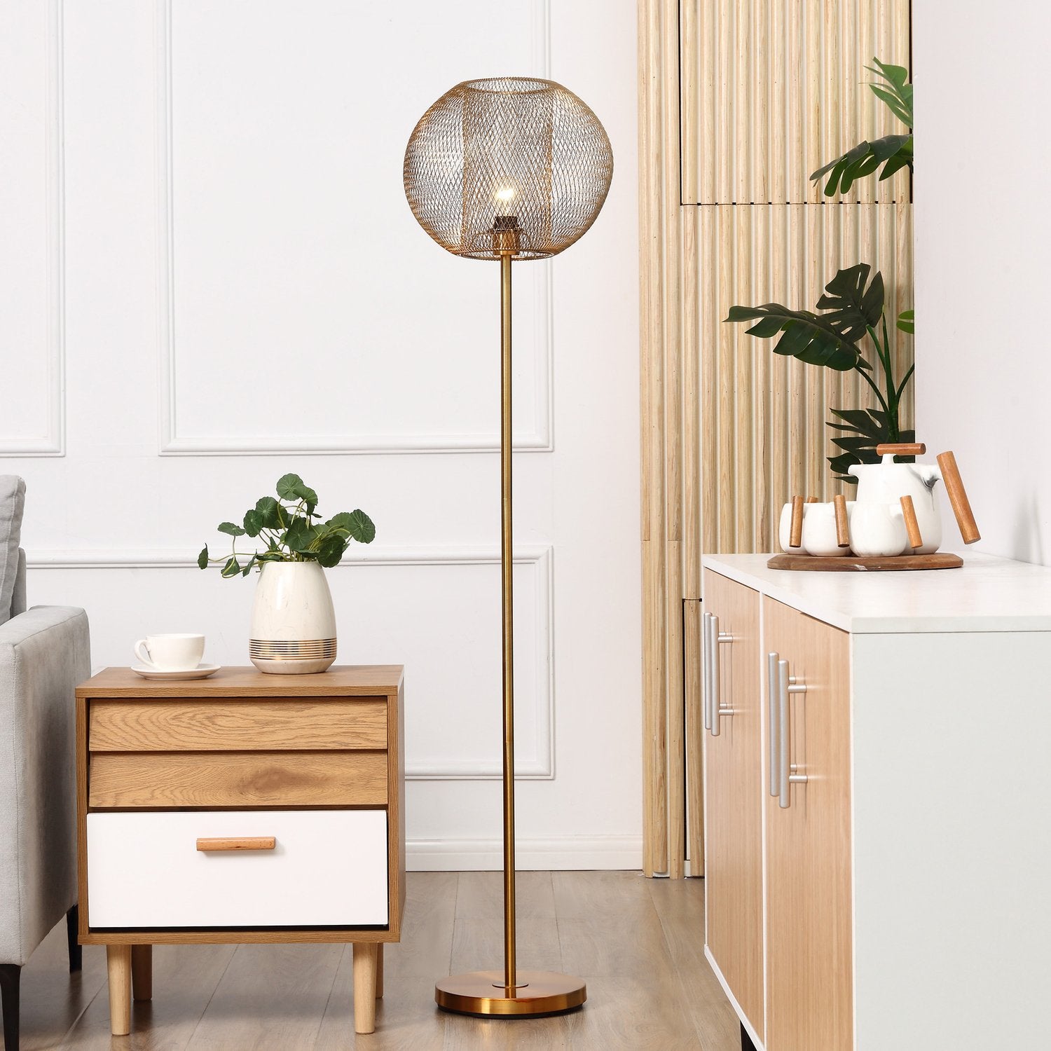 Vintage guldgolvlampa – 40W, E27, metallskärm